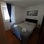 Liam * Nečujam